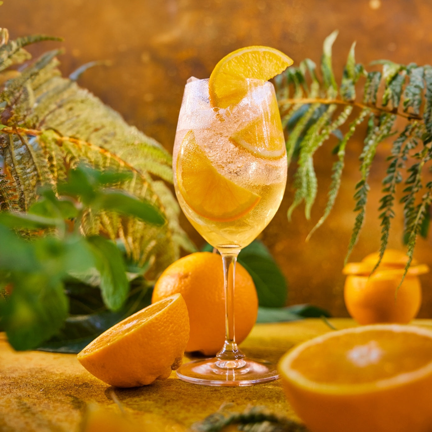 A beautiful glass of non-alcoholic Everleaf spritz